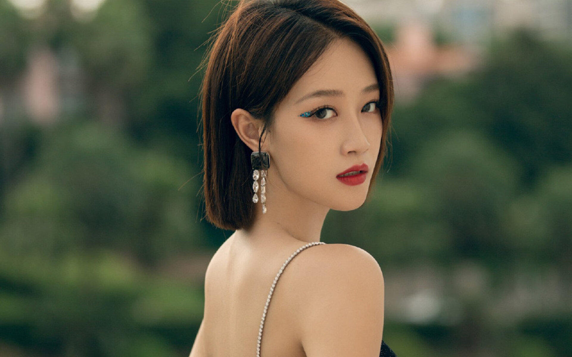 足球运动员转型多元化发展,为行业带来新活力,足球运动员转换国籍的规定