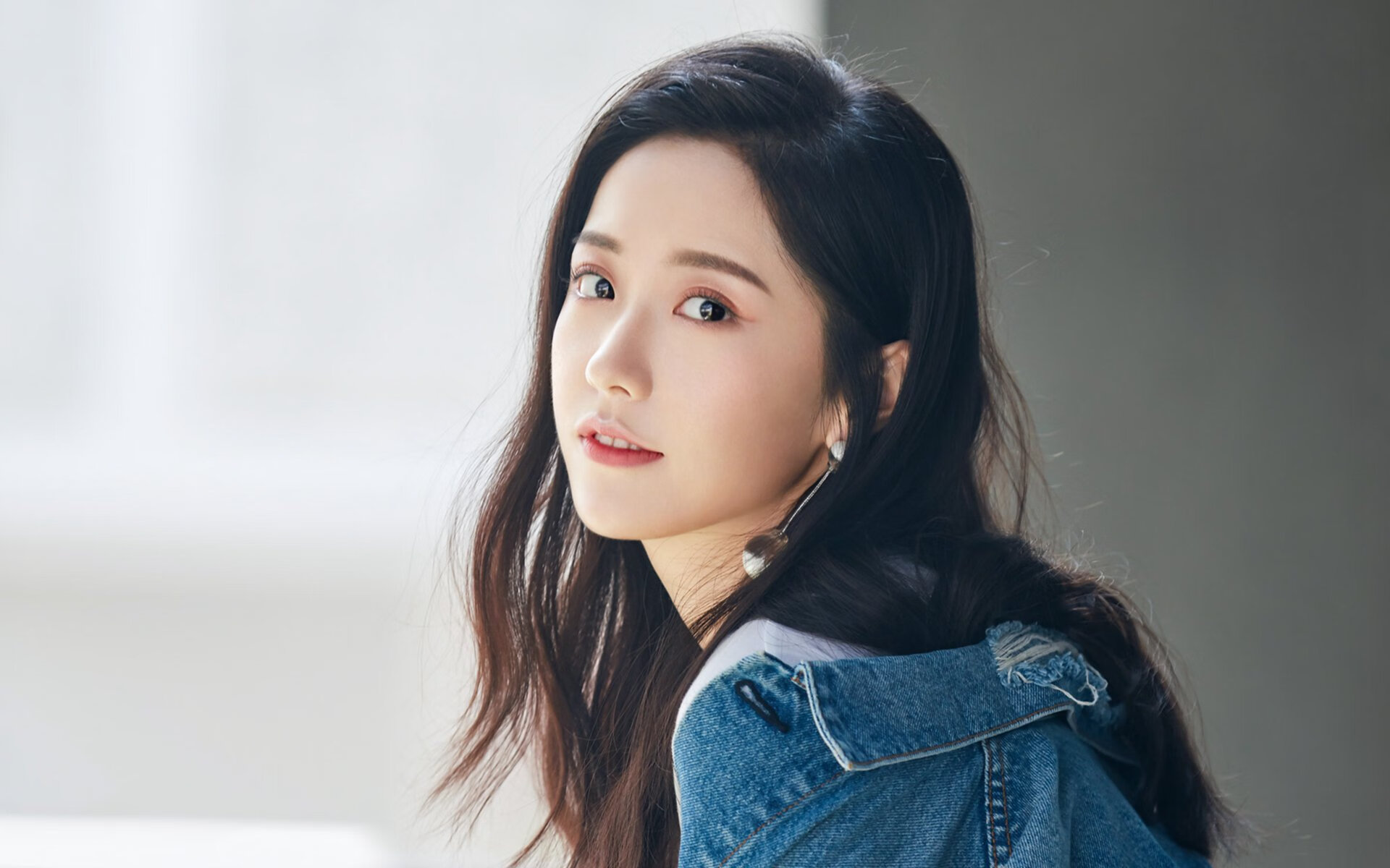 中国男足在巴黎奥运会比赛中以2-1战胜葡萄牙，北京奥运会男足中国vs巴西